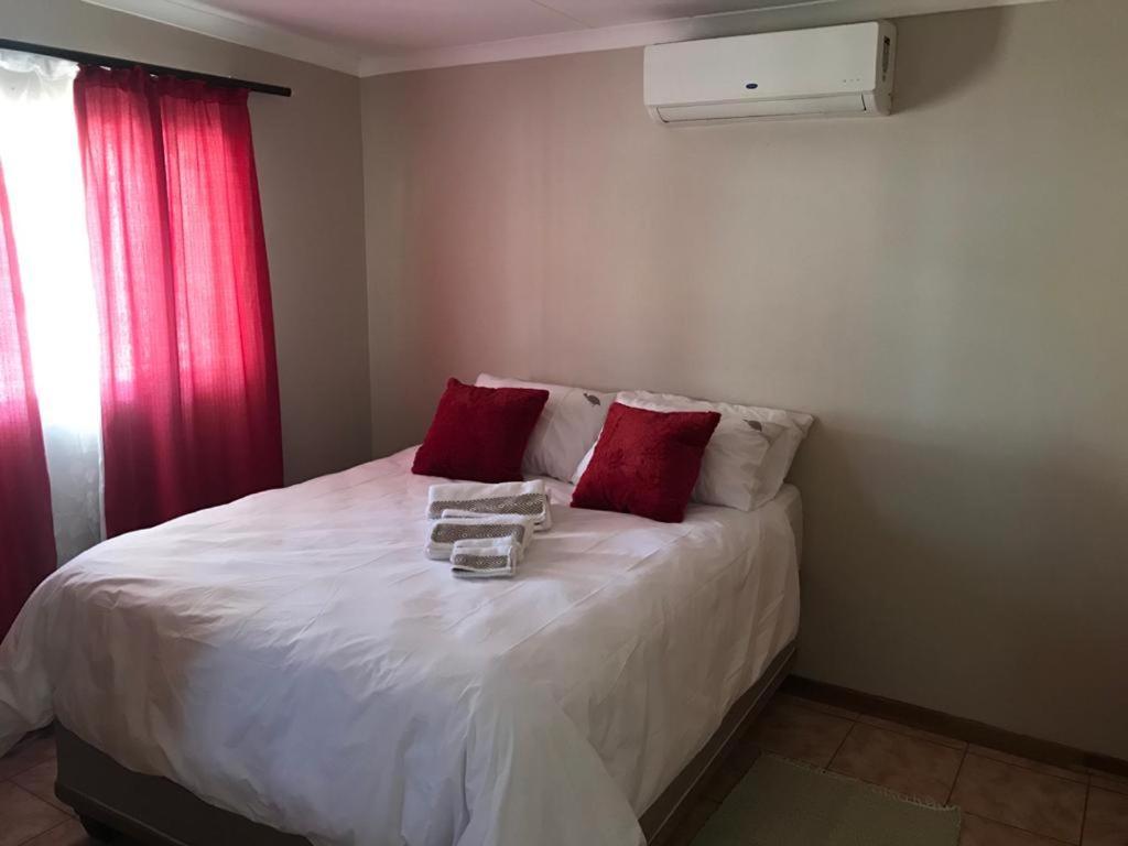 Urbanlife Keetmanshoop Accommodation Εξωτερικό φωτογραφία